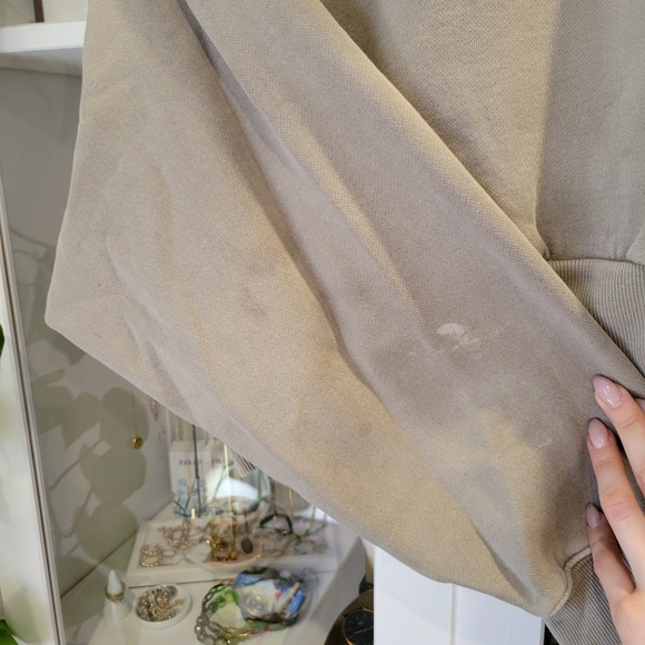 Cropped aritzia sweatshirt - Picture 2 of 4